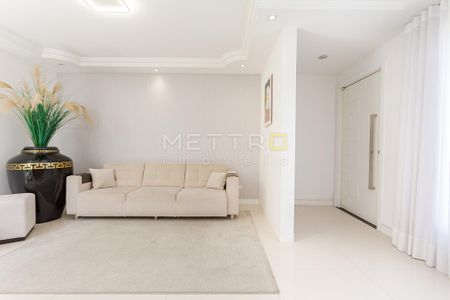 8_photo/94dce6ae0f.79878f91a8b78004-ATLAS-c622f0f8-3332-4efa-8fff-4f21e9e37ee2.jpg de casa à venda com 3 quartos, 248m² em Ahú, Curitiba