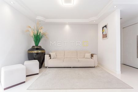 10_photo/94dce6ae0f.79878f91a8b78004-ATLAS-e8a47f49-e370-40f6-b93f-0f5d3585a457.jpg de casa à venda com 3 quartos, 248m² em Ahú, Curitiba