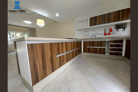 3_photo/94dce6ae2d.ee31d1fd9df23408-ATLAS-1494d23c-4443-4df5-a2b3-4df1258763f3.jpg de casa à venda com 3 quartos, 251m² em Bom Retiro, Curitiba