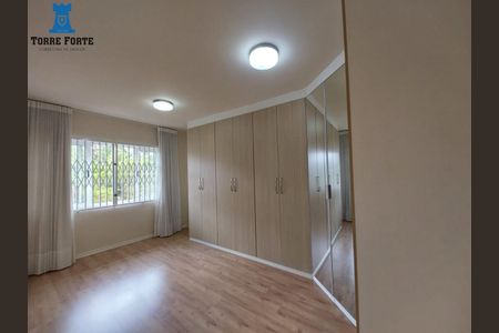 5_photo/94dce6ae2d.ee31d1fd9df23408-ATLAS-1b370a73-92f4-4fbb-99b8-0244a2caf7d2.jpg de casa à venda com 3 quartos, 251m² em Bom Retiro, Curitiba