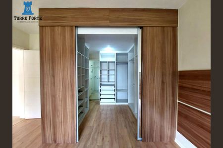 13_photo/94dce6ae2d.ee31d1fd9df23408-ATLAS-c7672961-949f-41fa-9a85-4141a9f5a8bb.jpg de casa à venda com 3 quartos, 251m² em Bom Retiro, Curitiba