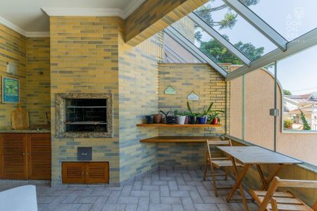 5_photo/94dce6ae35.691192a8e57f274d-ATLAS-0332c4bb-1d47-40ed-8e0e-d01d0ae4fdd6.jpg de casa à venda com 5 quartos, 310m² em Ahú, Curitiba