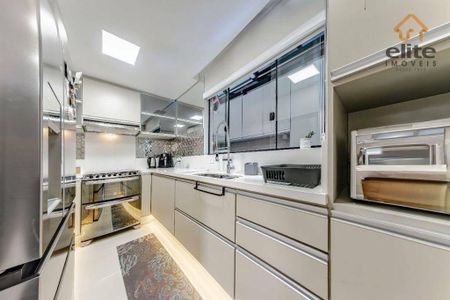 2_photo/94dce6ae77.2f15d505e37c7ac5-ATLAS-991d3cc3-e182-431e-8c6b-bcf0520c6b96.jpg de casa à venda com 3 quartos, 200m² em Bom Retiro, Curitiba