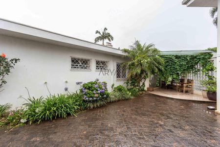 3_photo/94dce6af1b.b4b4ea4450a4f201-ATLAS-082f1932-2def-41a2-975b-dcbf0c1bb7c5.jpg de casa à venda com 4 quartos, 300m² em São Francisco, Curitiba