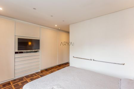 7_photo/94dce6af1b.b4b4ea4450a4f201-ATLAS-26d05f5f-d8a3-47cc-ae5e-2cec9aadc2dd.jpg de casa à venda com 4 quartos, 300m² em São Francisco, Curitiba