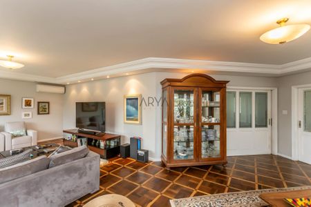 12_photo/94dce6af1b.b4b4ea4450a4f201-ATLAS-3cfc390b-018b-4bba-8983-734ee55f66e5.jpg de casa à venda com 4 quartos, 300m² em São Francisco, Curitiba