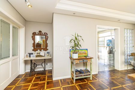 13_photo/94dce6af1b.b4b4ea4450a4f201-ATLAS-628b5b31-63da-49cf-8cd8-1d7258f213df.jpg de casa à venda com 4 quartos, 300m² em São Francisco, Curitiba