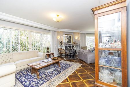 4_photo/94dce6af1b.b4b4ea4450a4f201-ATLAS-74d67347-edd7-42f4-81e0-a2f0a4be4bed.jpg de casa à venda com 4 quartos, 300m² em São Francisco, Curitiba