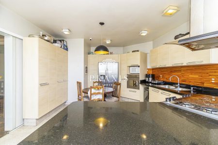 14_photo/94dce6af1b.b4b4ea4450a4f201-ATLAS-a442d155-611f-493f-80f6-0d97c6f7b9fb.jpg de casa à venda com 4 quartos, 300m² em São Francisco, Curitiba