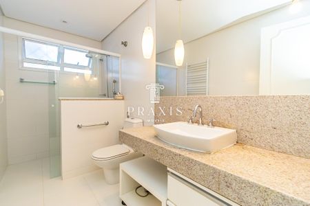 24_photo/94dce6af1b.b4b4ea4450a4f201-ATLAS-dbed945e-45dc-4b9e-bbd0-a78e6d61d292.jpg de casa à venda com 4 quartos, 300m² em São Francisco, Curitiba