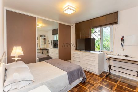 22_photo/94dce6af27.7a50efcce9b70fc8-ATLAS-8806d039-1e85-4ab4-9371-a9d41f6c1a9f.jpg de casa à venda com 4 quartos, 300m² em Bom Retiro, Curitiba