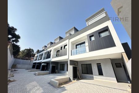 27_photo/94dce6af81.d089674a9b2a0c73-ATLAS-714b010e-1475-40c9-a0cd-e5b73419f9cd.jpg de casa à venda com 4 quartos, 195m² em Bom Retiro, Curitiba