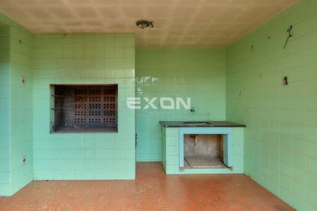 31_photo/94dce6afcf.59b9fa3339c8dcb8-ATLAS-07095696-0dfc-424f-8048-e82a61a4c6d1.jpg de casa à venda com 3 quartos, 483m² em Bom Retiro, Curitiba