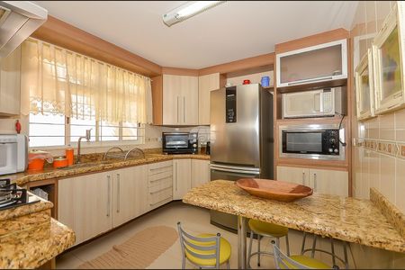 11_photo/94dce6b013.58c6768a9e4f2742-ATLAS-d818f301-fa95-48dc-a6e9-a3ef5333e655.jpg de casa à venda com 4 quartos, 191m² em São Francisco, Curitiba