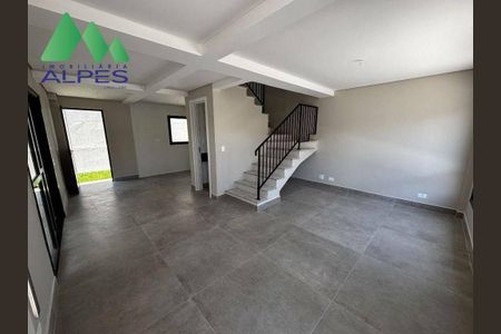 10_photo/94dce6b13b.7980aed8fa71c73b-ATLAS-0488b8f7-29e2-455e-8341-abac1ed29edd.jpg de casa à venda com 3 quartos, 102m² em Pilarzinho, Curitiba