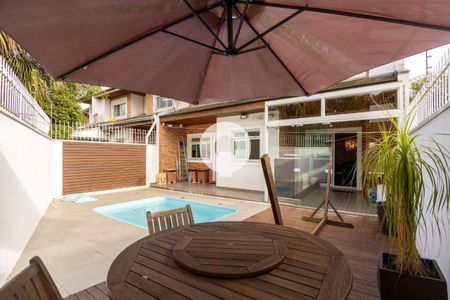 12_photo/94dce6b1d9.ce916756658d86d0-ATLAS-7c7f2f76-fd69-4620-949f-3c3fcf4b5fda.jpg de casa à venda com 3 quartos, 254m² em Bom Retiro, Curitiba