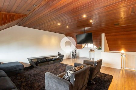 10_photo/94dce6b1d9.ce916756658d86d0-ATLAS-e082ea4b-2a52-4a99-8543-0f132f929e94.jpg de casa à venda com 3 quartos, 254m² em Bom Retiro, Curitiba