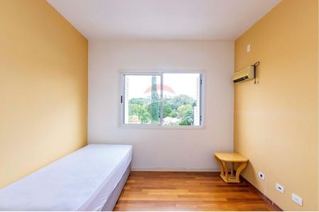 33_photo/94dce6b1e1.01061cb6ad72014f-ATLAS-40423c3b-fcef-4e03-908e-a6c7af9c1e79.jpg de casa à venda com 3 quartos, 282m² em Bom Retiro, Curitiba