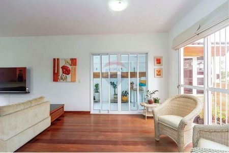 13_photo/94dce6b1e1.01061cb6ad72014f-ATLAS-953ca664-5d2c-4df0-a3a8-4aa0b06adb77.jpg de casa à venda com 3 quartos, 282m² em Bom Retiro, Curitiba