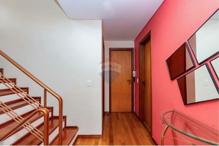 30_photo/94dce6b1e1.01061cb6ad72014f-ATLAS-d03ff025-0cc4-4da6-8005-c8cea3d12478.jpg de casa à venda com 3 quartos, 282m² em Bom Retiro, Curitiba