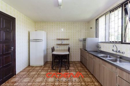 3_photo/94dce6b219.131c711fc740dfc3-ATLAS-0fbe6f07-a743-4c39-870d-fa1868d60c11.jpg de casa à venda com 4 quartos, 2260m² em Bom Retiro, Curitiba