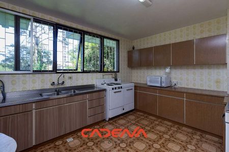 11_photo/94dce6b219.131c711fc740dfc3-ATLAS-523b4eeb-b81b-4ac9-a3f1-3468161cfea3.jpg de casa à venda com 4 quartos, 2260m² em Bom Retiro, Curitiba