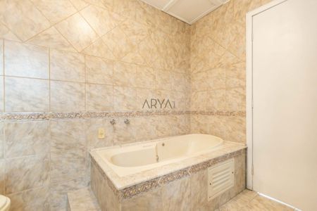 25_photo/94dce6b249.5d5504f6aa19afc8-ATLAS-1f80c1d3-eed1-4186-bfda-7aacf66a0bf5.jpg de casa à venda com 3 quartos, 378m² em Mercês, Curitiba