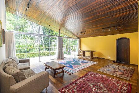 19_photo/94dce6b26d.23768ecd2345819f-ATLAS-389d394a-26d6-46ca-8ce6-9ac69f16e7e2.jpg de casa para alugar com 4 quartos, 445m² em Bom Retiro, Curitiba