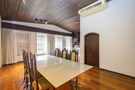 7_photo/94dce6b26d.23768ecd2345819f-ATLAS-46f2c593-527e-43a9-b3aa-fc5ff8a2edf7.jpg de casa para alugar com 4 quartos, 445m² em Bom Retiro, Curitiba