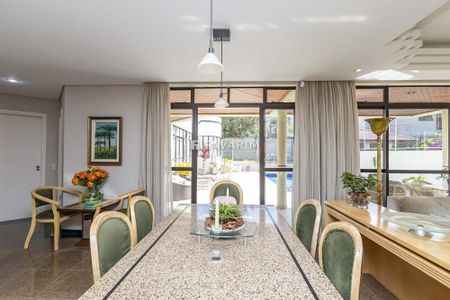 41_photo/94dce6b2b3.2589b1fd00b31c34-ATLAS-005b3c8c-1f94-47be-9f90-6421f8e8a78e.jpg de casa à venda com 5 quartos, 768m² em Vista Alegre, Curitiba