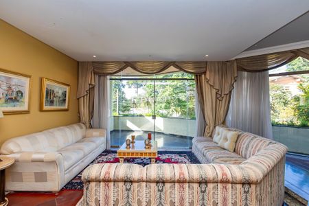 17_photo/94dce6b2b3.2589b1fd00b31c34-ATLAS-93b0c839-1609-4b13-b2a6-e9a6bd613d3c.jpg de casa à venda com 5 quartos, 768m² em Vista Alegre, Curitiba