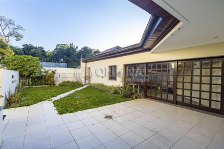 43_photo/94dce6b315.3c20d05746a6d1b7-ATLAS-4434ce71-e605-4f0b-a682-746ed9ec70c9.jpg de casa à venda com 5 quartos, 455m² em Bom Retiro, Curitiba