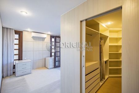 31_photo/94dce6b315.3c20d05746a6d1b7-ATLAS-83c41bff-6a87-46e1-90ef-1f9f1c5e8ee7.jpg de casa à venda com 5 quartos, 455m² em Bom Retiro, Curitiba