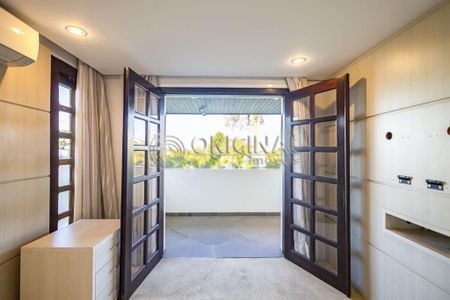 34_photo/94dce6b315.3c20d05746a6d1b7-ATLAS-ba866445-dcc3-4509-985c-9fbb8021584e.jpg de casa à venda com 5 quartos, 455m² em Bom Retiro, Curitiba