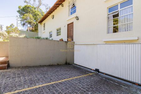 6_photo/94dce6b323.c0bea4b5ffc17265-ATLAS-4d2a12eb-165b-4826-8211-b092f2ec5cf5.jpg de casa à venda com 3 quartos, 315m² em Bom Retiro, Curitiba