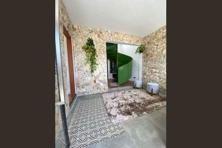 2_photo/94dce6b38d.b60f5a7682bed42c-ATLAS-2de93c85-cc20-457c-8a89-acb0be4d6ead.jpg de casa à venda com 5 quartos, 238m² em Pilarzinho, Curitiba