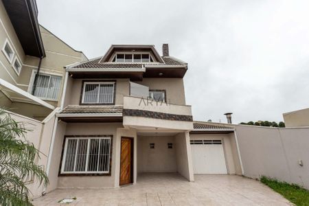 3_photo/94dce6b3b3.9e8826600a2f05bd-ATLAS-113f0dde-0643-4024-b264-ad467bbb769f.jpg de casa à venda com 4 quartos, 191m² em Bom Retiro, Curitiba