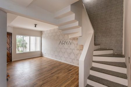 6_photo/94dce6b3b3.9e8826600a2f05bd-ATLAS-17b9365c-3a89-4f96-aee3-6529f41f4b3b.jpg de casa à venda com 4 quartos, 191m² em Bom Retiro, Curitiba