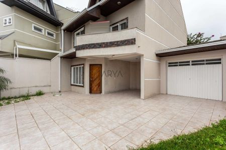 5_photo/94dce6b3b3.9e8826600a2f05bd-ATLAS-d2025b8c-f52e-4549-8d5e-561db024e19e.jpg de casa à venda com 4 quartos, 191m² em Bom Retiro, Curitiba