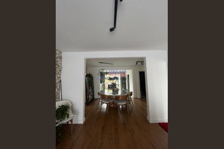 11_photo/94dce6b3c1.b05a1df6aa3114cf-ATLAS-ddf64a76-95fa-47cf-959e-58cd8093f4cf.jpg de casa à venda com 5 quartos, 238m² em Pilarzinho, Curitiba