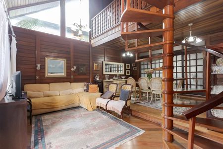 10_photo/94dce6b3f9.56b0b9fb92022c5f-ATLAS-4b91efc1-4250-4a4d-bc0a-a8747e3c3fec.jpg de casa à venda com 3 quartos, 252m² em Pilarzinho, Curitiba