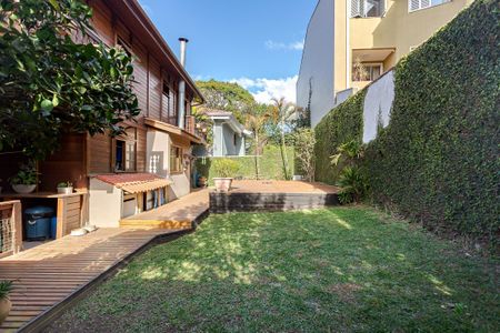 7_photo/94dce6b3f9.56b0b9fb92022c5f-ATLAS-e685b8ed-4478-4122-9d2b-ef9bf7e3e805.jpg de casa à venda com 3 quartos, 252m² em Pilarzinho, Curitiba