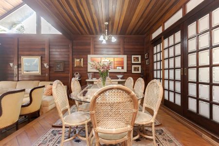 5_photo/94dce6b3f9.56b0b9fb92022c5f-ATLAS-e78bb180-f7f5-40d2-aa25-ef793f12f61a.jpg de casa à venda com 3 quartos, 252m² em Pilarzinho, Curitiba