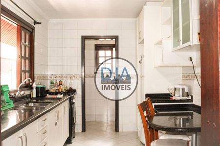 18_photo/94dce6b47d.98319c766f537efd-ATLAS-06563a42-3b1d-4e10-abde-a047f3e3c427.jpg de casa à venda com 6 quartos, 352m² em Pilarzinho, Curitiba