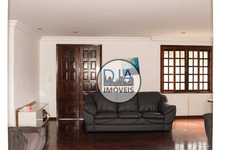 8_photo/94dce6b47d.98319c766f537efd-ATLAS-6ce5a41b-ccfc-4e15-b06e-4c6a1d5834ec.jpg de casa à venda com 6 quartos, 352m² em Pilarzinho, Curitiba