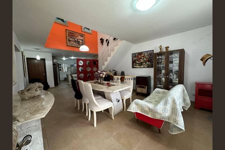 3_photo/94dce6b6c9.5debab591008d8e7-ATLAS-dd393eeb-e808-48de-98e8-7a5bb338152f.jpg de casa à venda com 3 quartos, 299m² em Pilarzinho, Curitiba