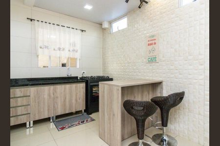 4_photo/94dce6b791.751bca41ac608a7d-ATLAS-3c6aa09e-14e5-42aa-8f75-8b3062afcb55.jpg de casa à venda com 3 quartos, 160m² em Pilarzinho, Curitiba