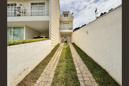 8_photo/94dce6b797.d9f076d2edbf9077-ATLAS-61088342-a2e8-4d74-8cd6-da0236bd1c5b.jpg de casa à venda com 3 quartos, 171m² em Pilarzinho, Curitiba