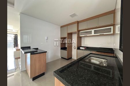 16_photo/94dce6ba0d.514029e2825bf570-ATLAS-6850c122-592b-485b-b0cd-671b4f0276da.jpg de casa à venda com 3 quartos, 138m² em Bom Retiro, Curitiba