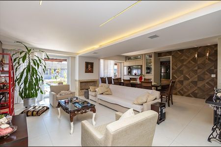 7_photo/94dce6ba55.2f15d505e37c7ac5-ATLAS-18dc7015-dcf3-4b80-97c5-a6faf1982f96.jpg de casa à venda com 4 quartos, 380m² em São Lourenço, Curitiba